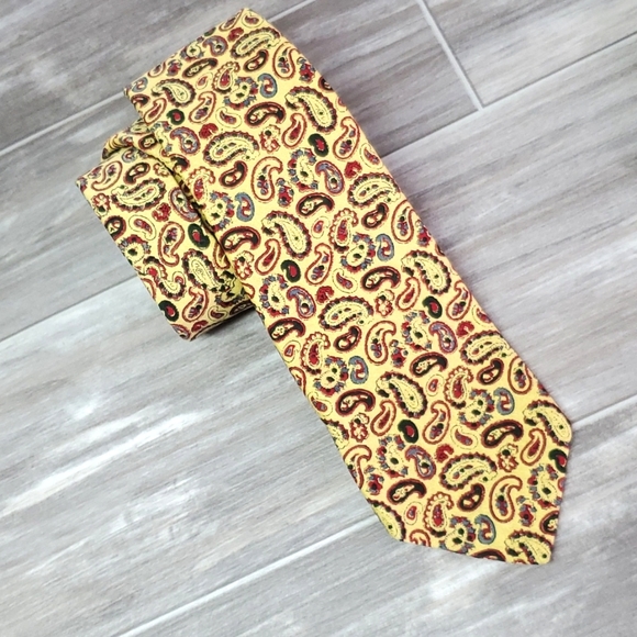 Brooks Brothers Makers Vintage Gold Paisley Silk Neck Tie | 53 inch length - Picture 7 of 7